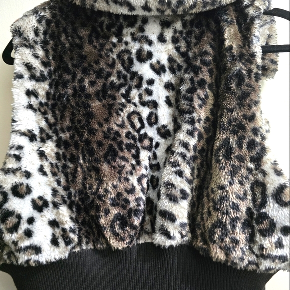 Faux Fur Animal Print Leather Trim Zippered Vest size 1X - Picture 11 of 14